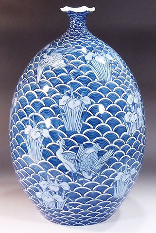 Fujii Kinsai Arita Japan - Sometsuke Seigaiha Heron & Iris Vase 35.60 cm - Free Shipping