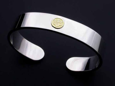 Saito - Family Crest Bangle (Silver 950) - 18K Kamon (Family crest)  Gold Emblem