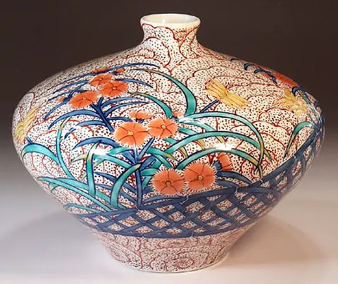 Fujii Kinsai Arita Japan - Somenishiki Shuun Nadeshiko Vase 14.90 cm  染錦朱雲撫子絵飾り花瓶  - Free Shipping