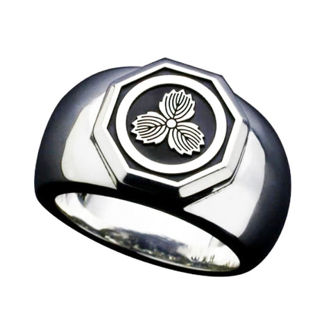 Saito - Family Crest Ring, Octagonal, Lightweight Silver 925    (US size 4 to 7)