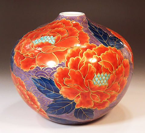 Fujii Kinsai Arita Japan - Somenishiki  Kinsai Seigaiha & Peony Vase 14.50 cm  染錦金彩青海波牡丹絵飾り花瓶  - Free Shipping