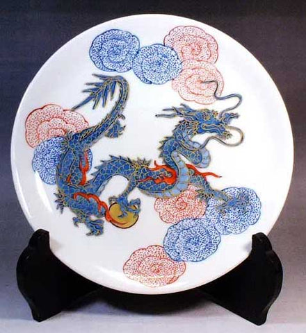 Fujii Kinsai Arita Japan - Somenishiki kinsai  Painting of a dragon in the clouds Ornamental plate  19.00 cm   染錦金彩雲龍絵飾り皿（径１９ｃｍ） - Free Shipping
