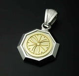 Saito - Family Crest  Emblem (18K Gold) ,  Octagonal Silber 950 pendant top - Medium size