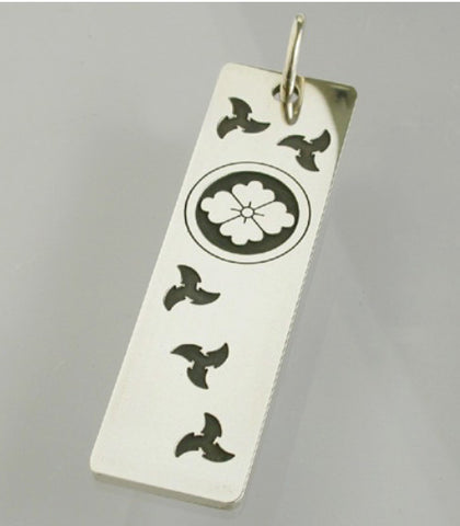 Saito - Silver pendant with family crest and Japanese pattern Pendant top Silver 950