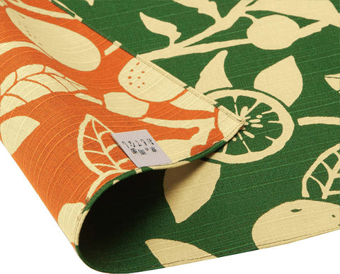 Omotenashi -  Double-Sided Dyeing Daidai - Green 橙 （だいだい）／松葉色（まつばいろ） - Furoshiki 105 x 105 cm (Japanese Wrapping Cloth)