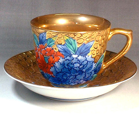 Fujii Kinsai Arita Japan - Somenishiki Golden Peony Cup & Saucer #2 - Free Shipping