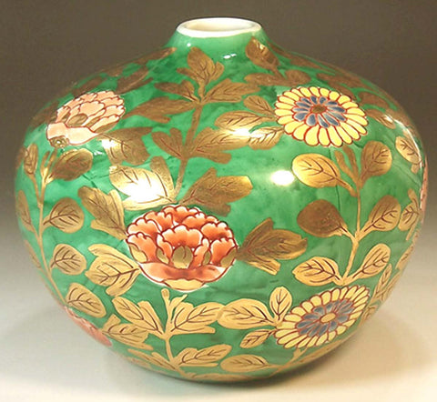 Fujii Kinsai Arita Japan - Somenishiki  Kinsai Chrysanthemum & Peony Vase 14.50 cm - Free Shipping