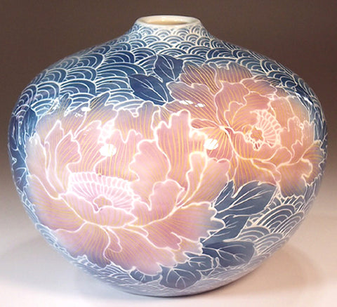 Fujii Kinsai Arita Japan - Somenishiki Kinsai Yurikou Sumihajiki Seigaiha Peony Vase 14.50 cm - Free Shipping