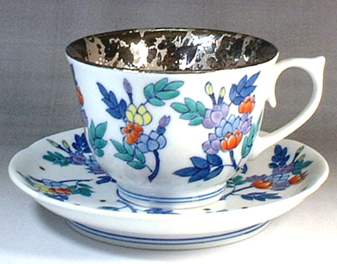 Fujii Kinsai Arita Japan - Somenishiki Platinum Wild Strawberries Cup & Saucer - Free Shipping